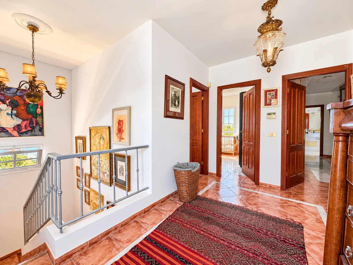 5 sypialnia Willa na sprzedaż w Chayofa z garażem - 950 000 € (Ref: 10118063)