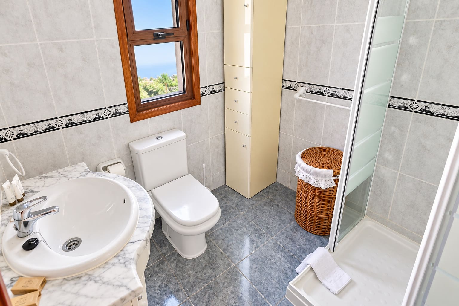 2 soveværelse Lejlighed til leje i Amarilla Golf med swimmingpool garage - € 2.200 (Ref: 10120856)