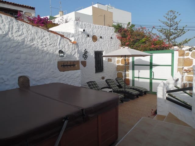 4 soveværelse Byhus til salg i San Miguel de Abona med garage - € 369.000 (Ref: 8105070)