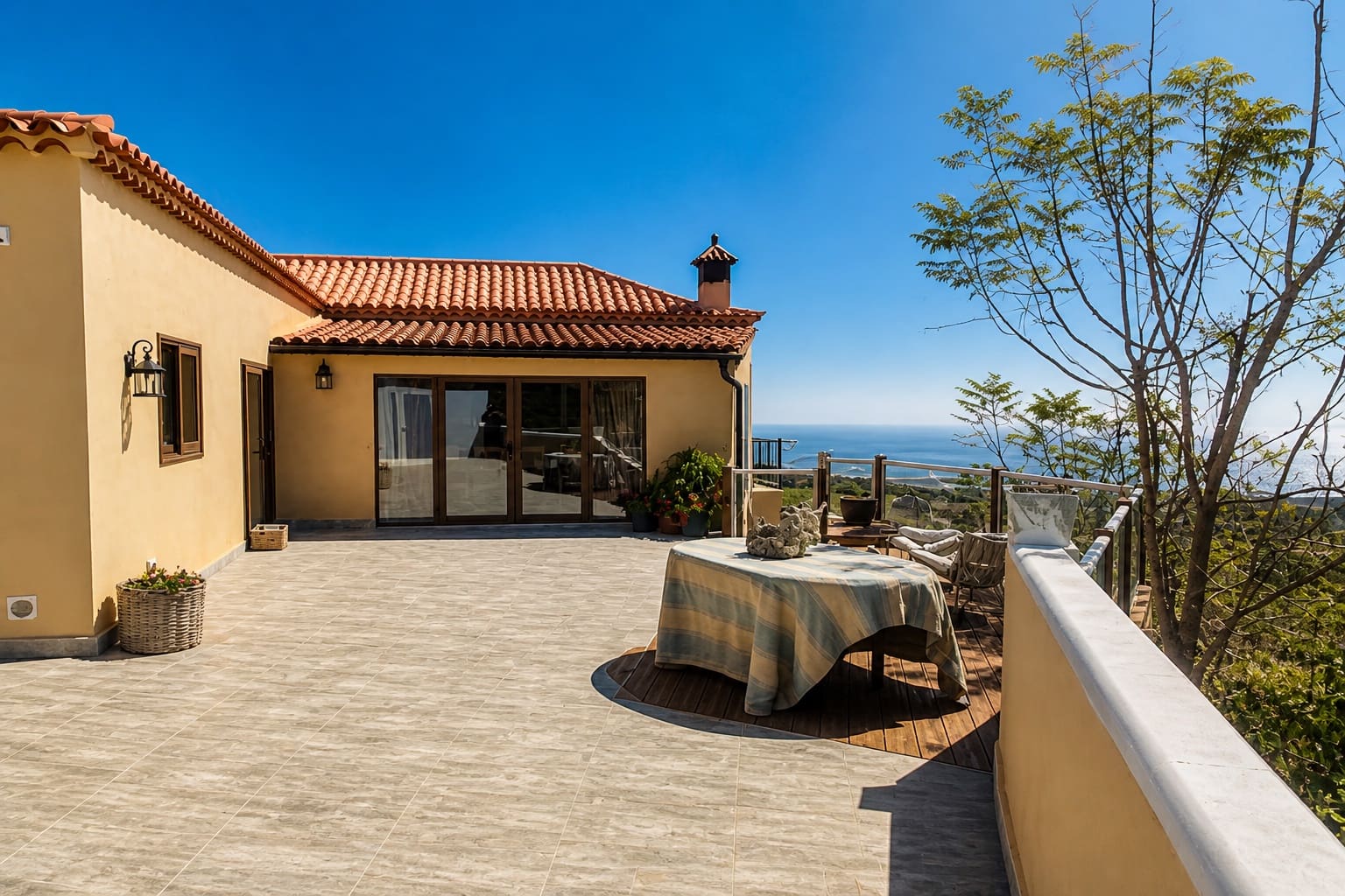 7 bedroom Villa for sale in San Miguel de Abona with pool garage - € 860,000 (Ref: 8167925)