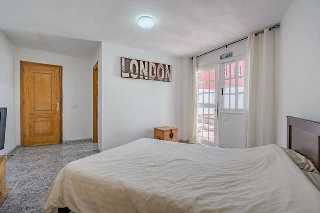 3 bedroom Apartment for rent in Los Gigantes, Santiago del Teide with garage - € 1,200 (Ref: 8267418)