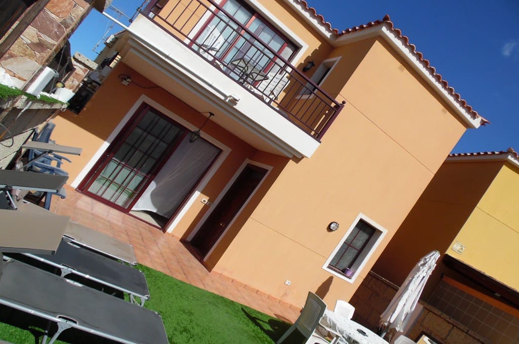 3 soveværelse Villa til salg i Parque de la Reina med garage - € 430.000 (Ref: 8399748)