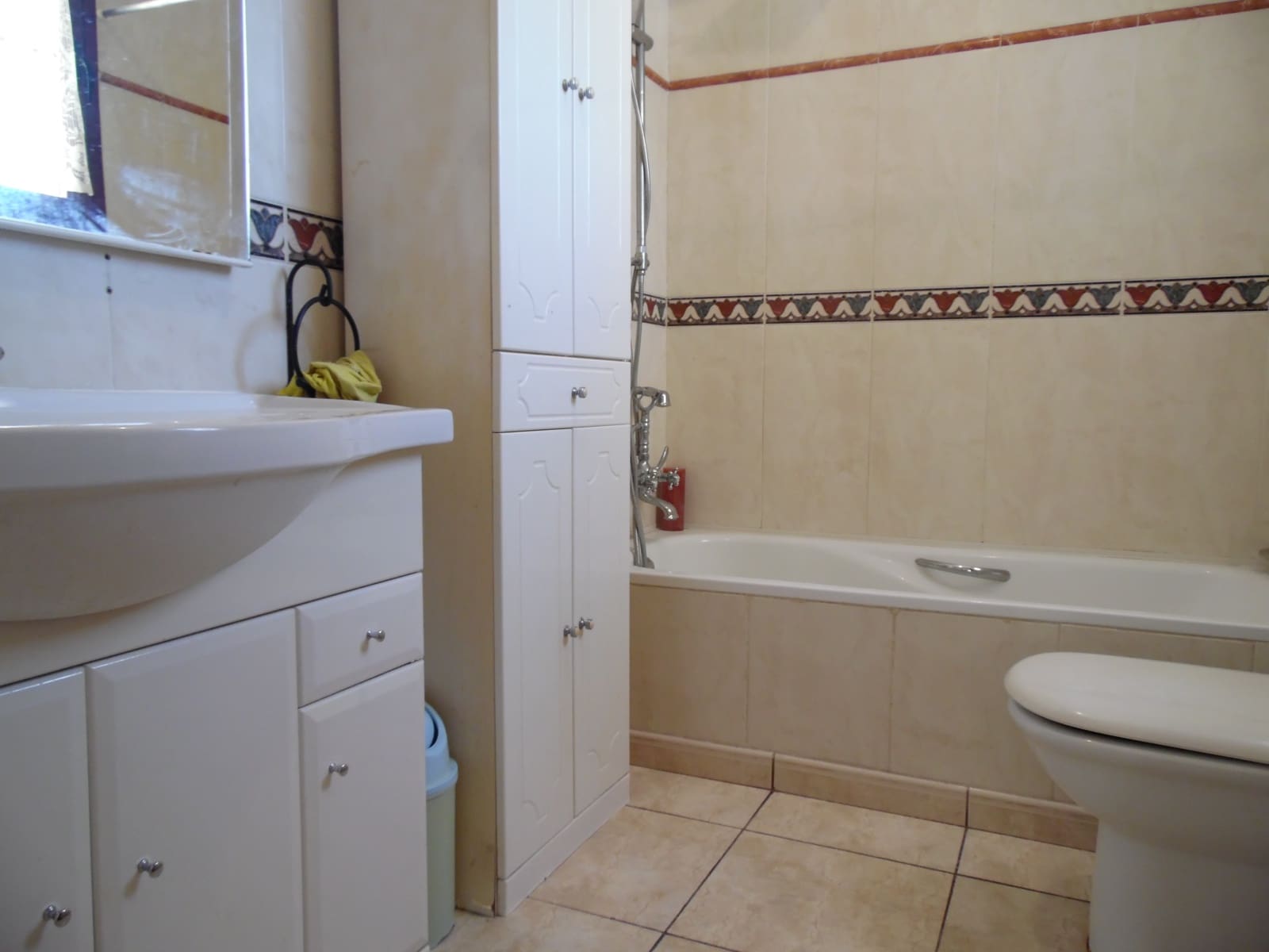 3 soveværelse Villa til salg i Parque de la Reina med garage - € 430.000 (Ref: 8399748)