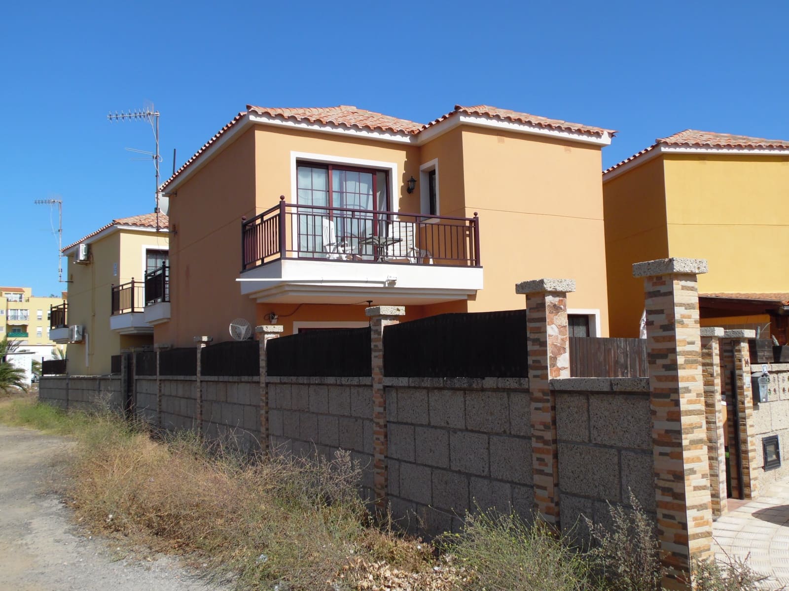 3 soveværelse Villa til salg i Parque de la Reina med garage - € 430.000 (Ref: 8399748)