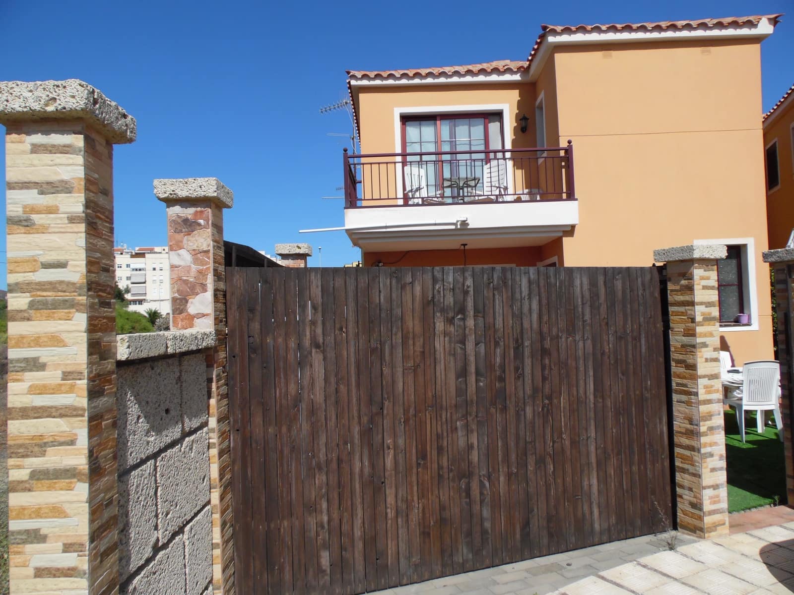 3 soveværelse Villa til salg i Parque de la Reina med garage - € 430.000 (Ref: 8399748)