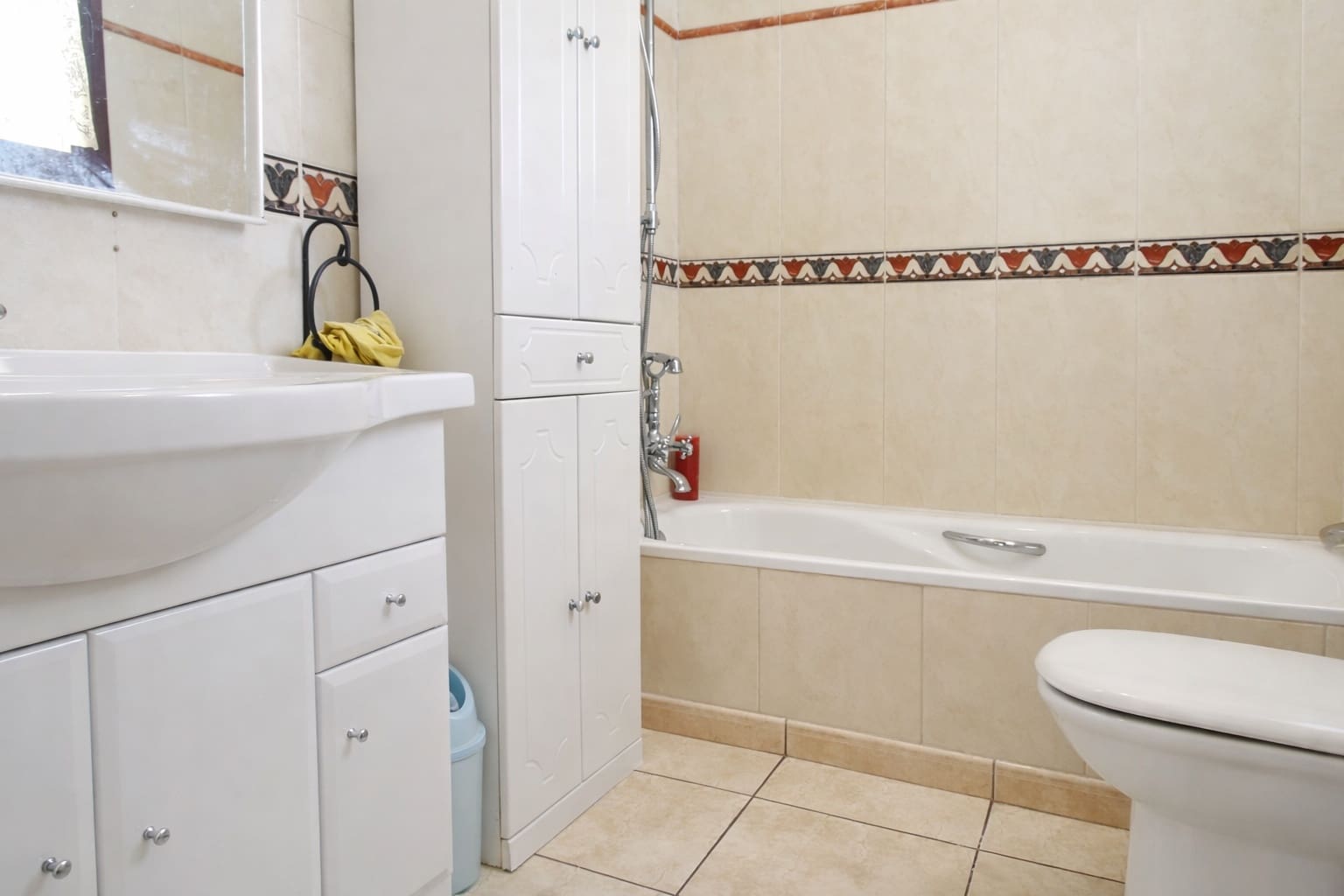 3 bedroom Villa for sale in Parque de la Reina with garage - € 430,000 (Ref: 8399748)