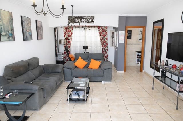 3 soverom Villa til salgs i Parque de la Reina, Arona med garasje - € 430 000 (Ref: 8399748)