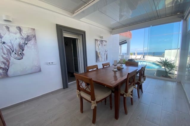 4 soveværelse Villa til salg i Los Cristianos, Arona med swimmingpool garage - € 890.000 (Ref: 8511229)