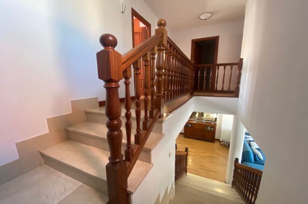 4 soveværelse Villa til salg i Los Cristianos med swimmingpool garage - € 890.000 (Ref: 8511229)