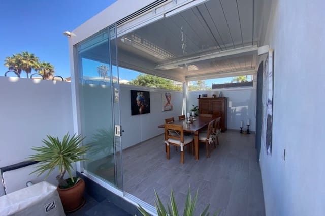 4 soveværelse Villa til salg i Los Cristianos, Arona med swimmingpool garage - € 890.000 (Ref: 8511229)