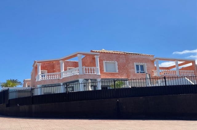 4 soveværelse Villa til salg i Los Cristianos, Arona med swimmingpool garage - € 890.000 (Ref: 8511229)