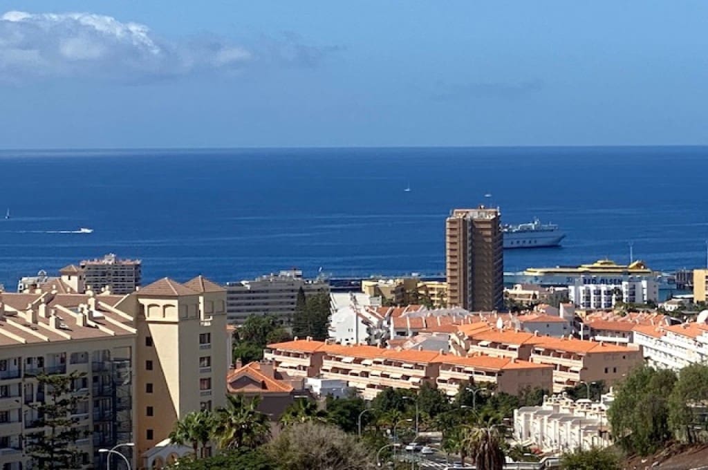 4 soveværelse Villa til salg i Los Cristianos med swimmingpool garage - € 890.000 (Ref: 8511229)