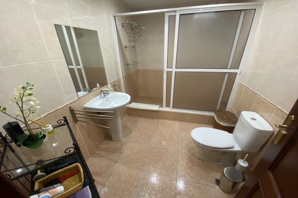 4 soveværelse Villa til salg i Los Cristianos med swimmingpool garage - € 890.000 (Ref: 8511229)