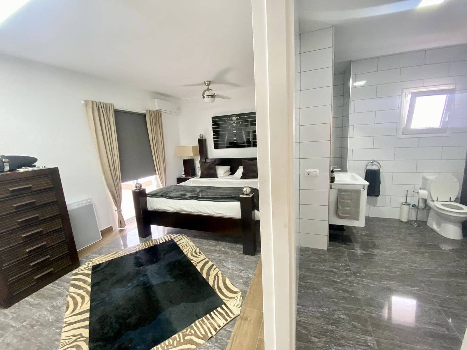 6 soveværelse Villa til salg i Costa Adeje med swimmingpool garage - € 1.995.000 (Ref: 8608760)