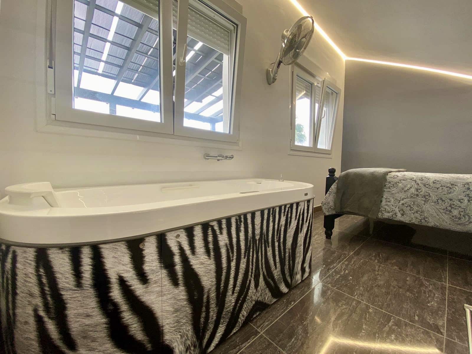 6 soveværelse Villa til salg i Costa Adeje med swimmingpool garage - € 1.995.000 (Ref: 8608760)