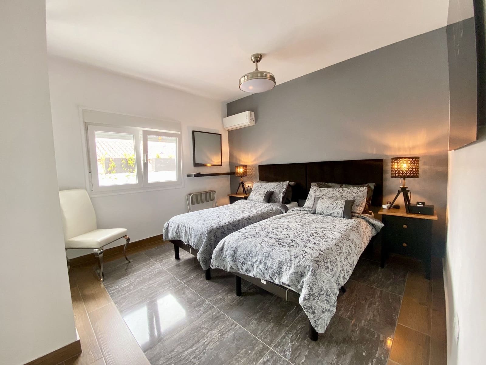 6 soveværelse Villa til salg i Costa Adeje med swimmingpool garage - € 1.995.000 (Ref: 8608760)