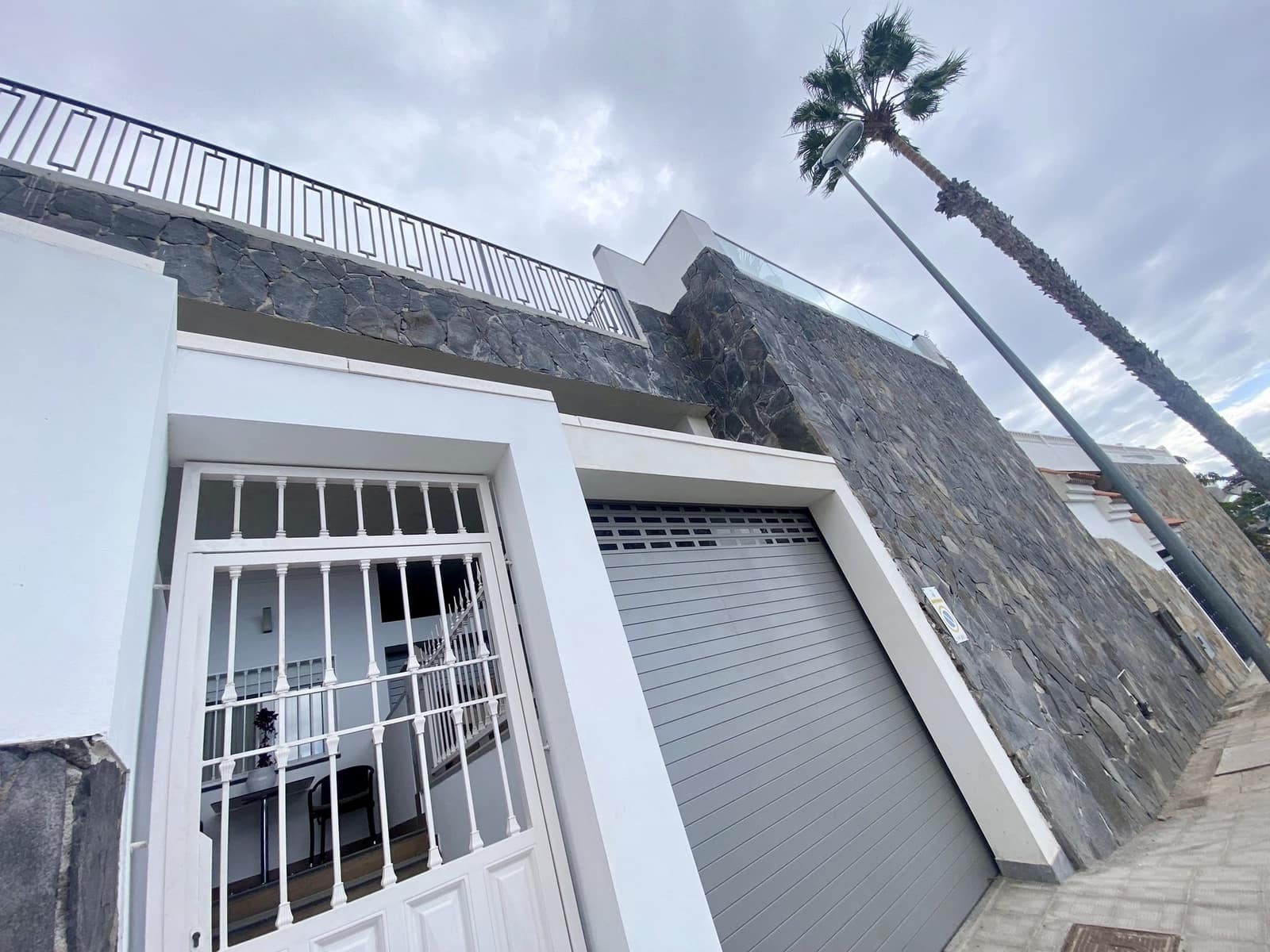 6 soveværelse Villa til salg i Costa Adeje med swimmingpool garage - € 1.995.000 (Ref: 8608760)