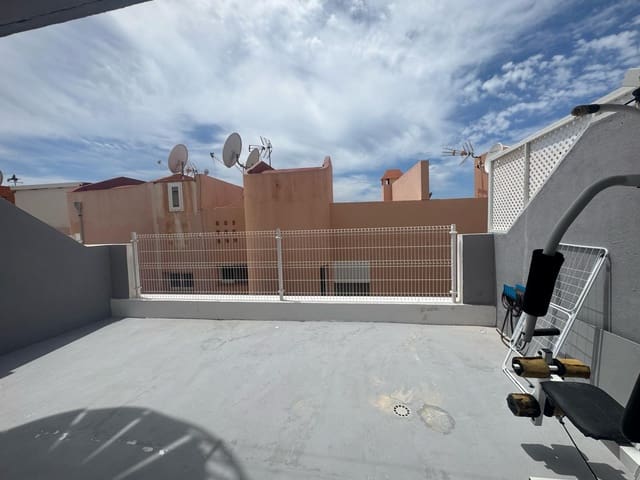 3 soveværelse Byhus til salg i Adeje med garage - € 365.000 (Ref: 8952299)