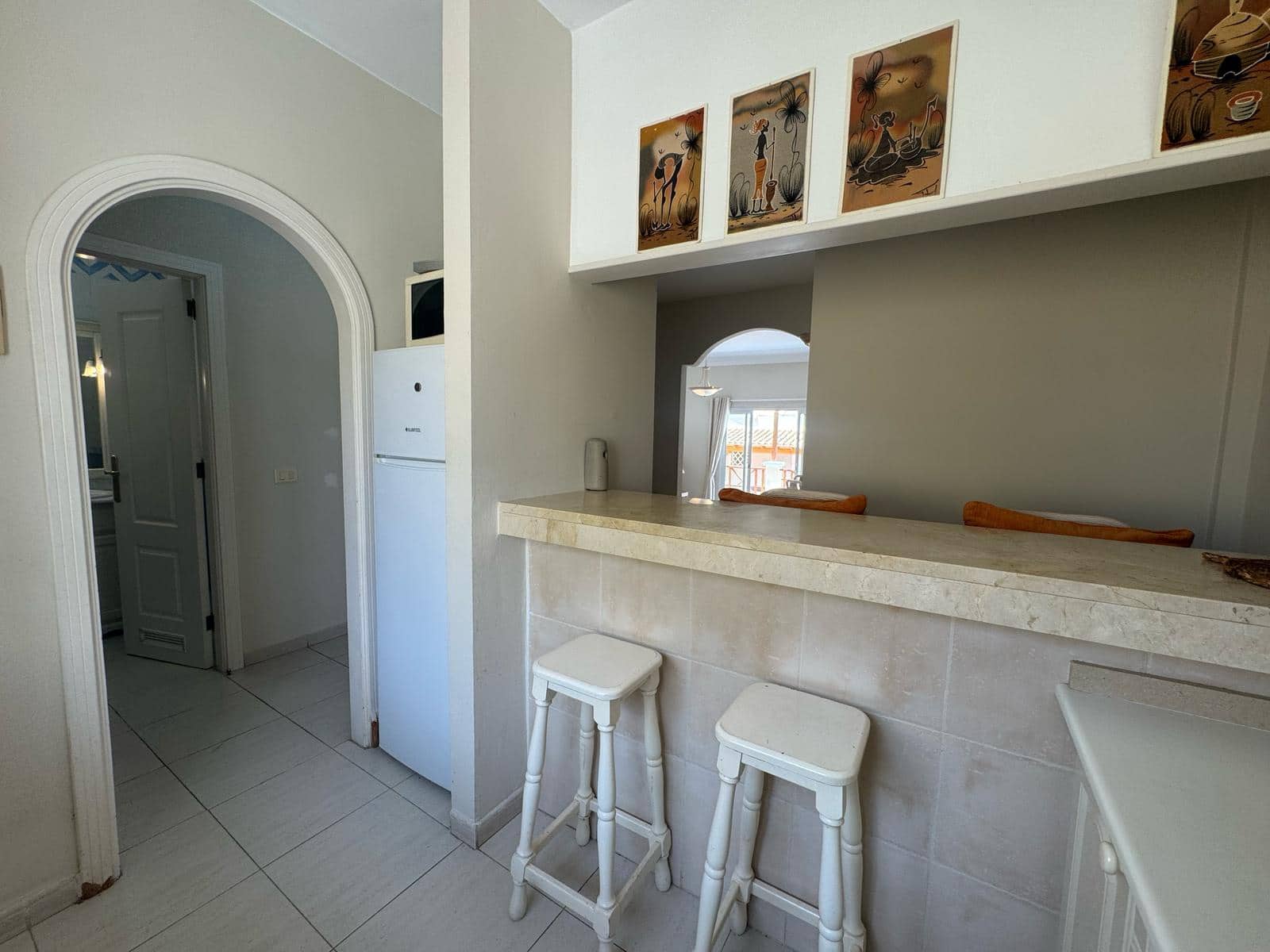 2 bedroom Apartment for rent in Los Cristianos with pool garage - € 1,900 (Ref: 8952310)