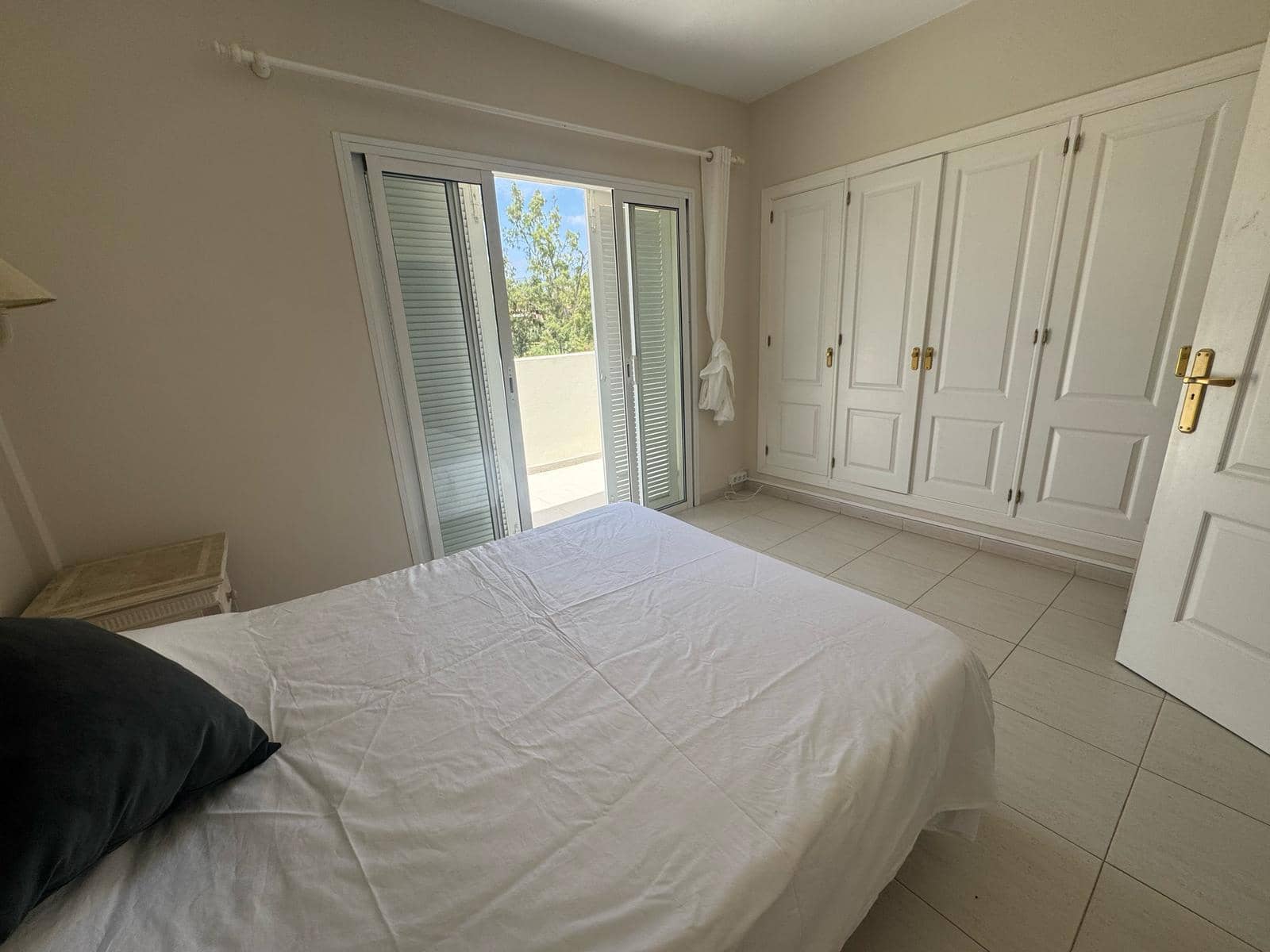 2 bedroom Apartment for rent in Los Cristianos with pool garage - € 1,900 (Ref: 8952310)