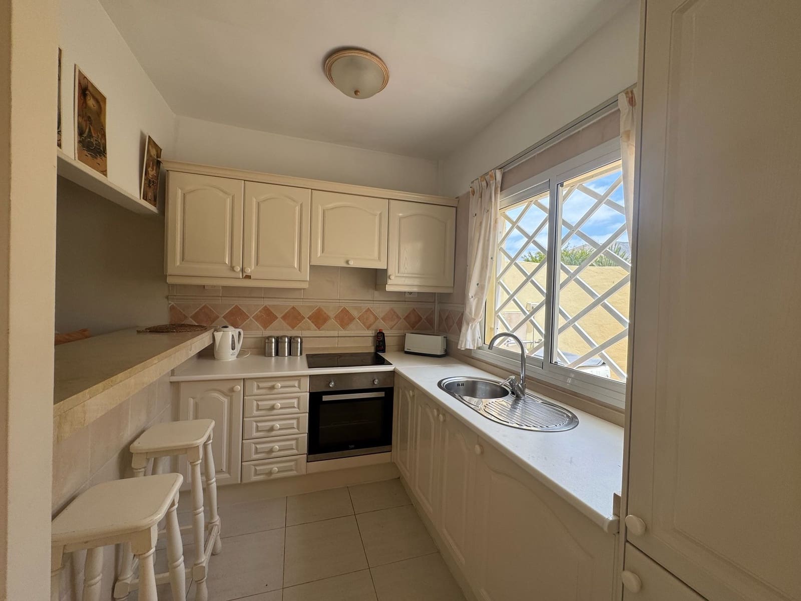 2 bedroom Apartment for rent in Los Cristianos with pool garage - € 1,900 (Ref: 8952310)