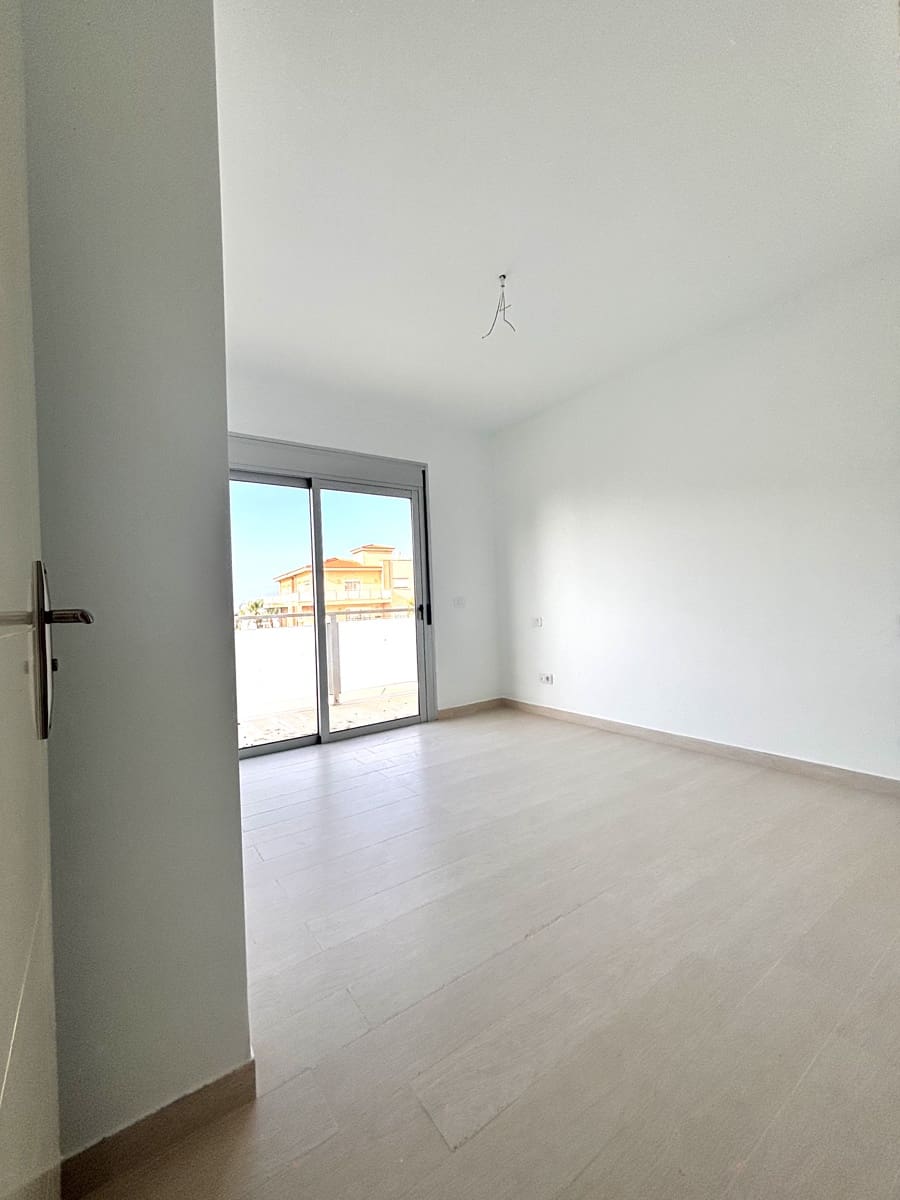 2 soveværelse Lejlighed til salg i Amarilla Golf med swimmingpool garage - € 314.500 (Ref: 8962078)