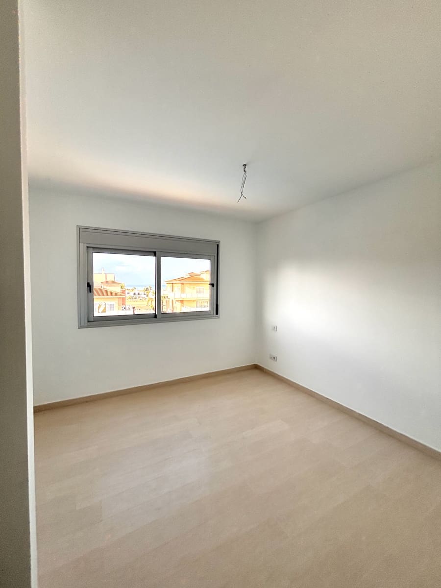 2 soverom Penthouse til salgs i Amarilla Golf med svømmebasseng garasje - € 389 000 (Ref: 8962628)