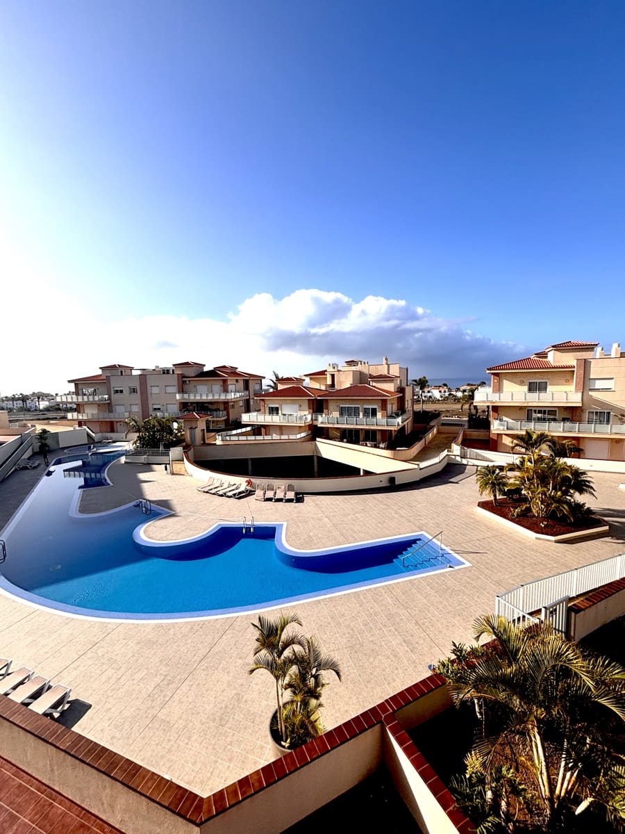 2 soverom Penthouse til salgs i Amarilla Golf med svømmebasseng garasje - € 389 000 (Ref: 8962628)