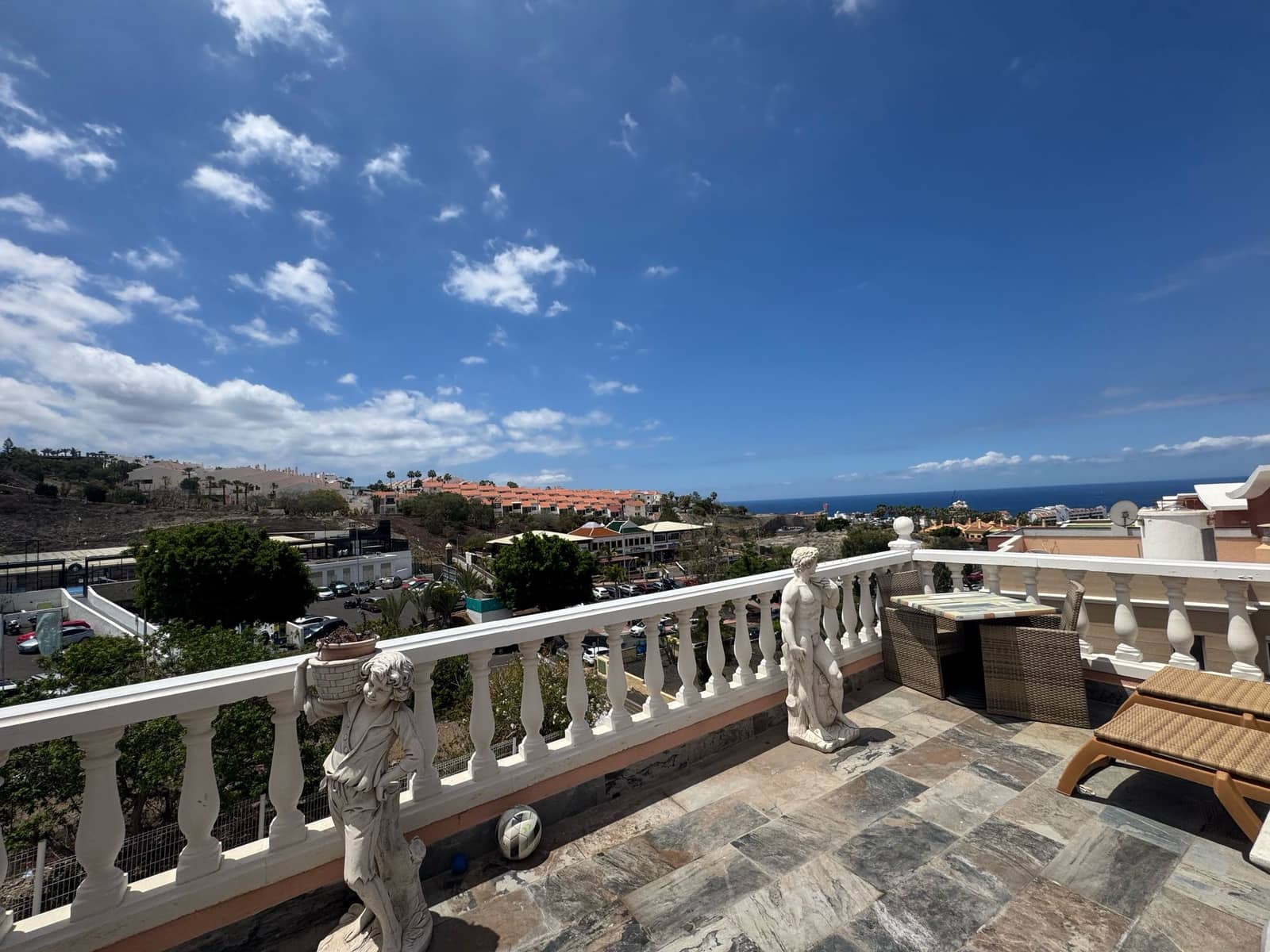 3 bedroom Apartment for sale in Costa Adeje with pool garage - € 460,000 (Ref: 8987329)