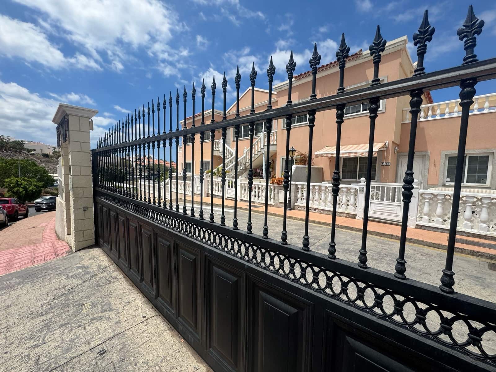 3 bedroom Apartment for sale in Costa Adeje with pool garage - € 460,000 (Ref: 8987329)