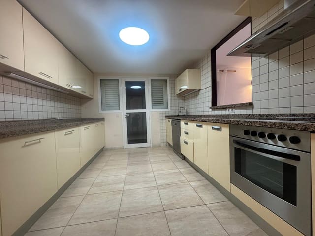 4 soveværelse Byhus til leje i Costa Adeje, Adeje med garage - € 2.500 (Ref: 9097746)