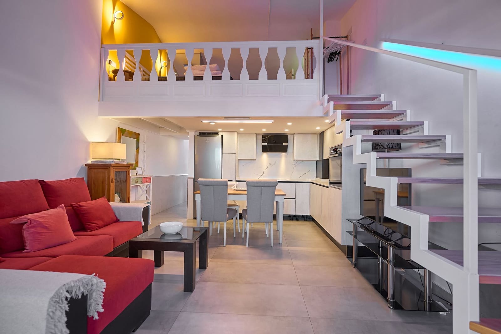 2 soveværelse Lejlighed til salg i Los Cristianos med swimmingpool - € 359.000 (Ref: 9105141)