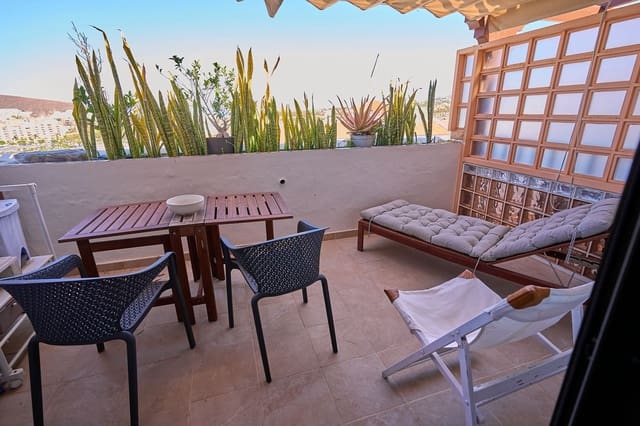 2 soveværelse Lejlighed til salg i Los Cristianos, Arona med swimmingpool - € 359.000 (Ref: 9105141)