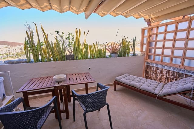 2 soveværelse Lejlighed til salg i Los Cristianos, Arona med swimmingpool - € 359.000 (Ref: 9105141)