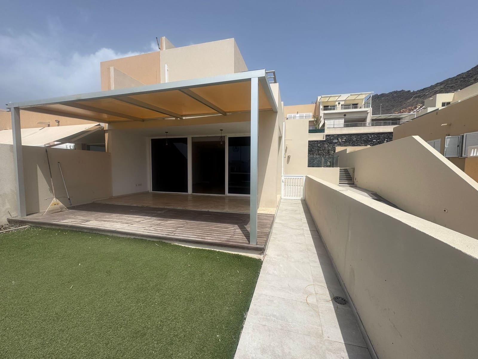 3 soverom Hus til salgs i Costa Adeje med garasje - € 820 000 (Ref: 9181664)
