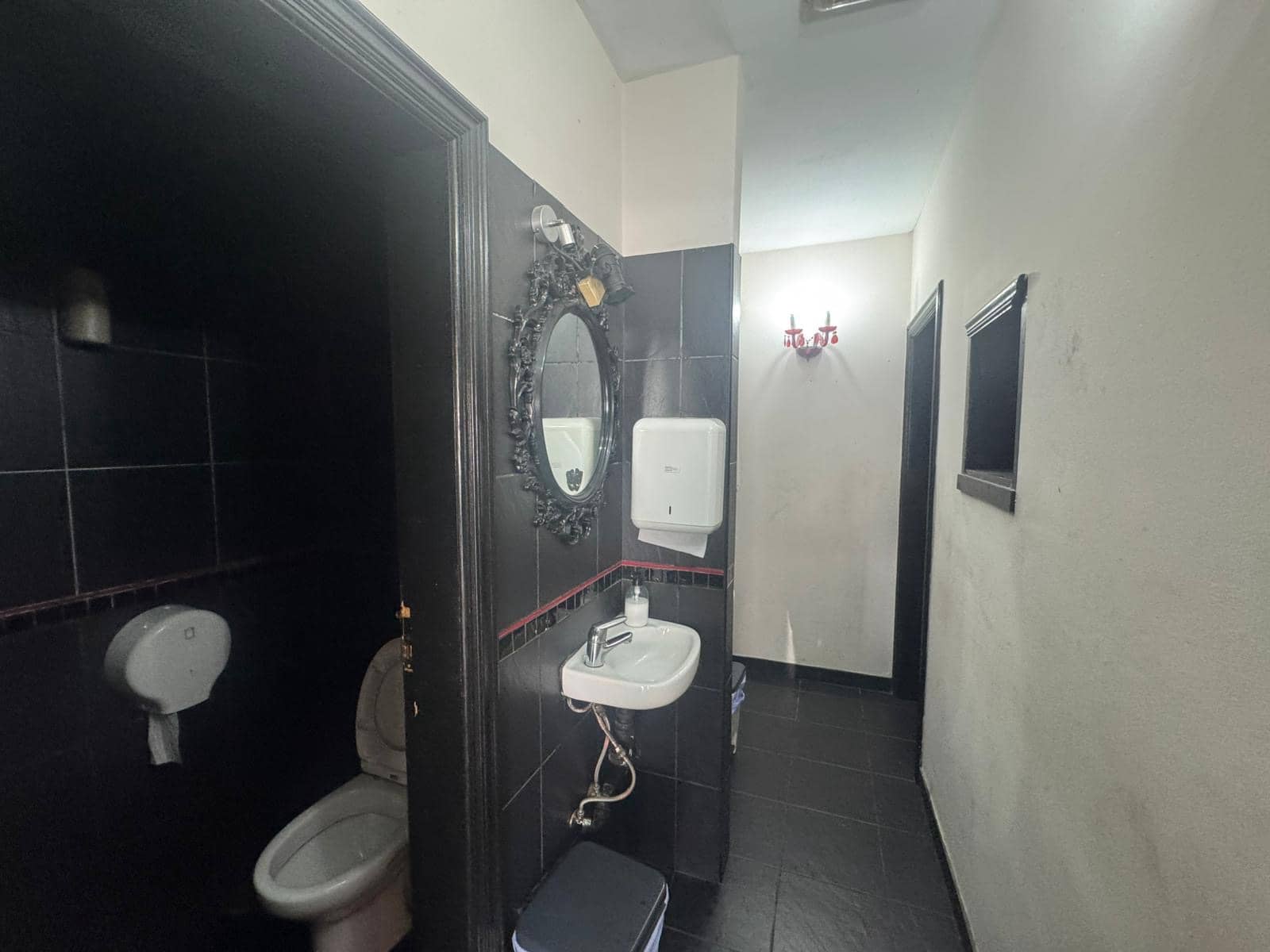 Bedrijf te koop in Costa Adeje - € 129.000 (Ref: 9245609)