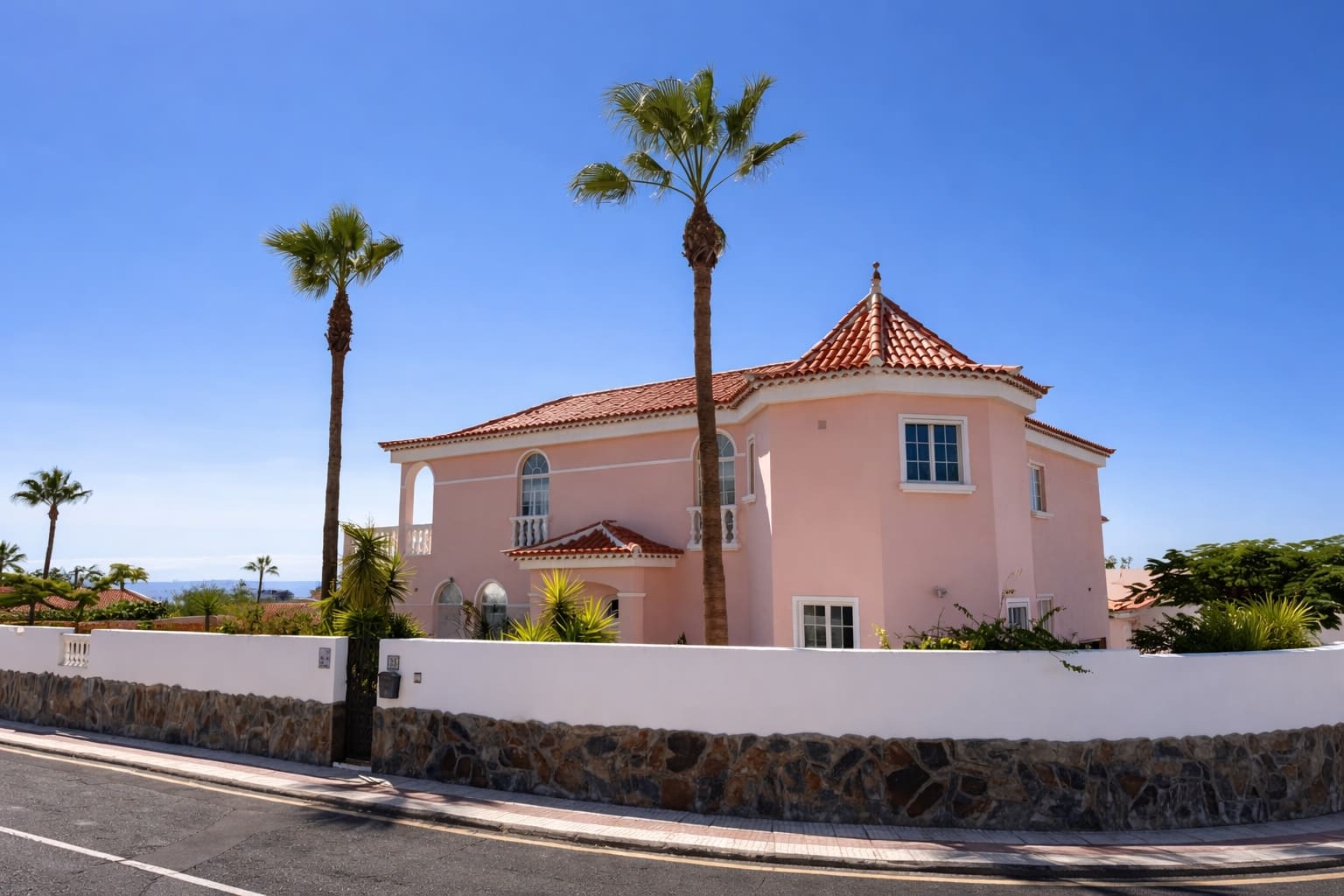 4 soveværelse Villa til salg i Callao Salvaje med swimmingpool garage - € 1.000.000 (Ref: 9325416)