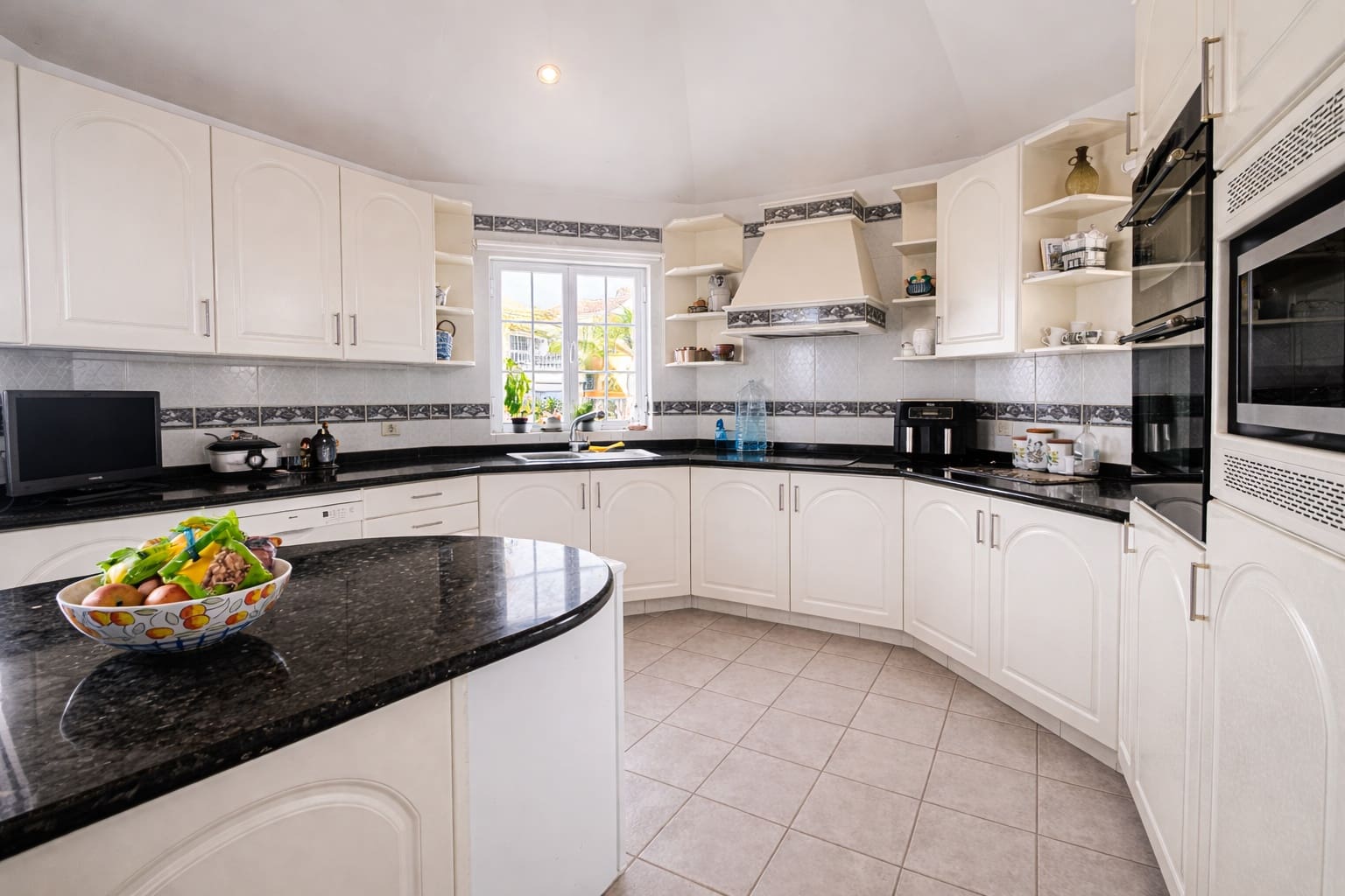 4 soveværelse Villa til salg i Callao Salvaje med swimmingpool garage - € 1.000.000 (Ref: 9325416)