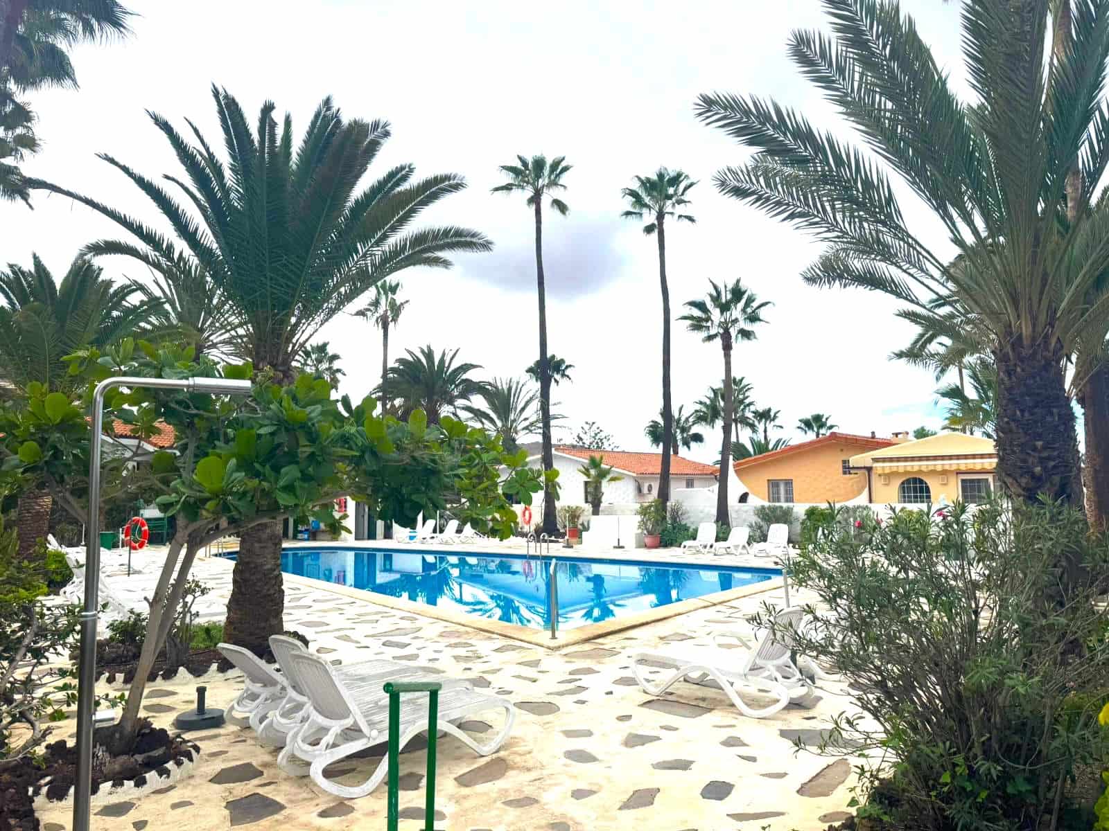 2 soverom Leilighet til salgs i Chayofa med svømmebasseng garasje - € 285 000 (Ref: 9400029)