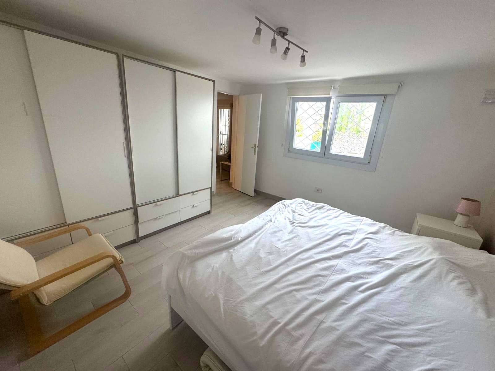 2 soverom Leilighet til salgs i Chayofa med svømmebasseng garasje - € 285 000 (Ref: 9400029)