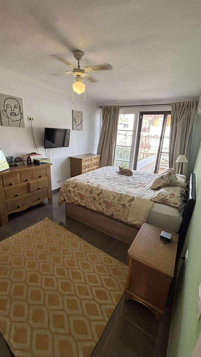 Apartamento de 2 habitaciones en Amarilla Golf en venta con piscina - 310.000 € (Ref: 9432536)