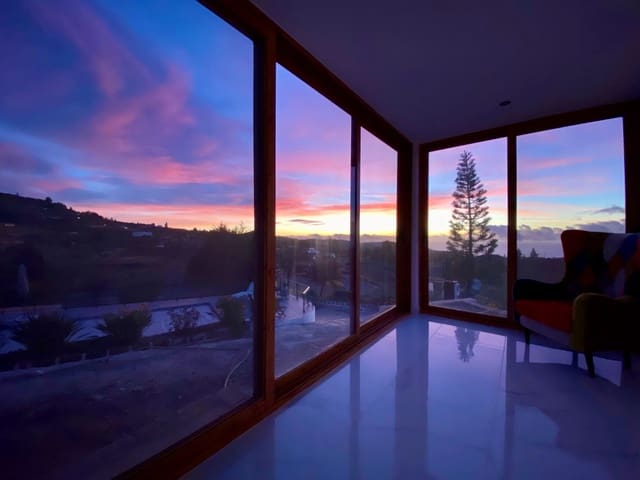 4 bedroom Finca/Country House for sale in Granadilla de Abona with pool - € 750,000 (Ref: 9496535)