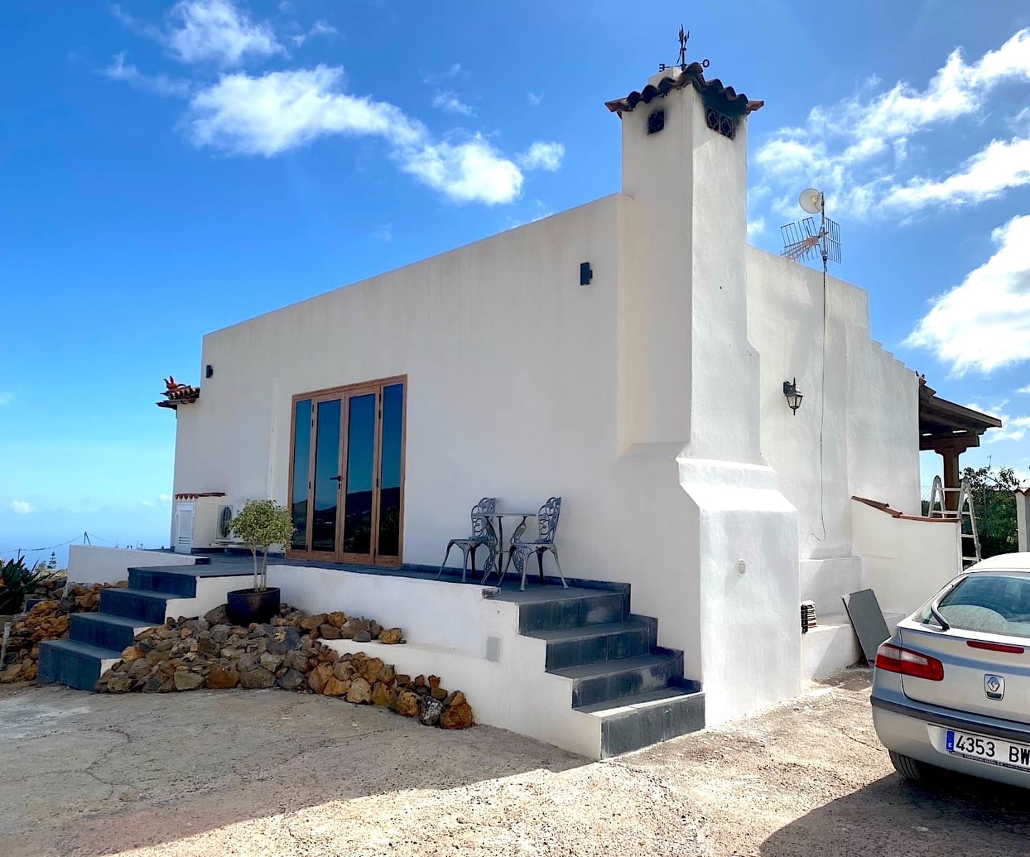 4 bedroom Finca/Country House for sale in Granadilla de Abona with pool - € 750,000 (Ref: 9496535)