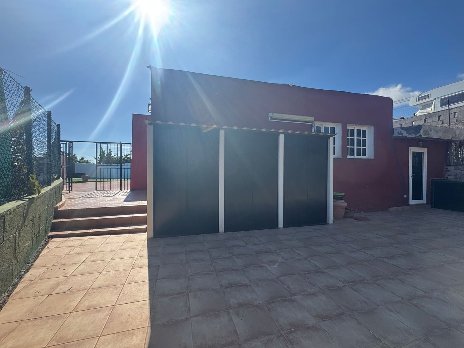 3 sypialnia Finka/Dom wiejski na sprzedaż w Guimar z basenem garażem - 399 000 € (Ref: 9517947)