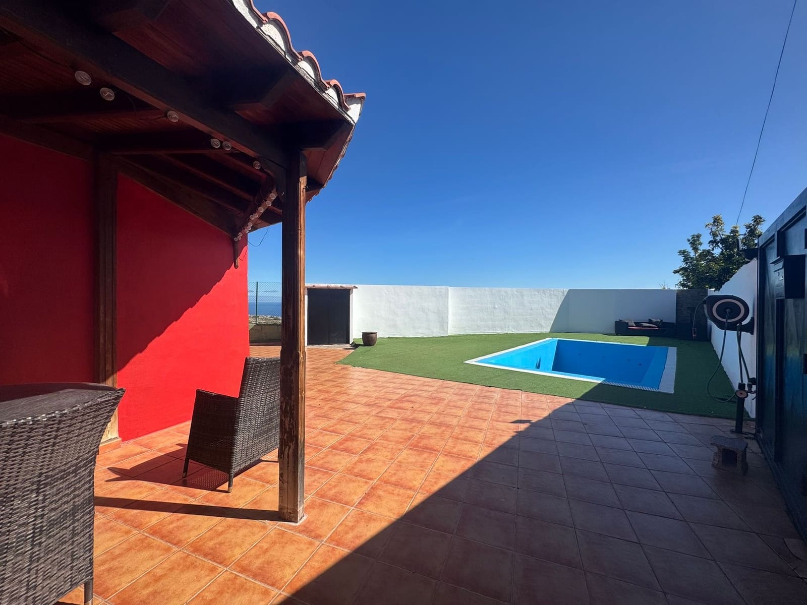 3 sypialnia Finka/Dom wiejski na sprzedaż w Guimar z basenem garażem - 399 000 € (Ref: 9517947)