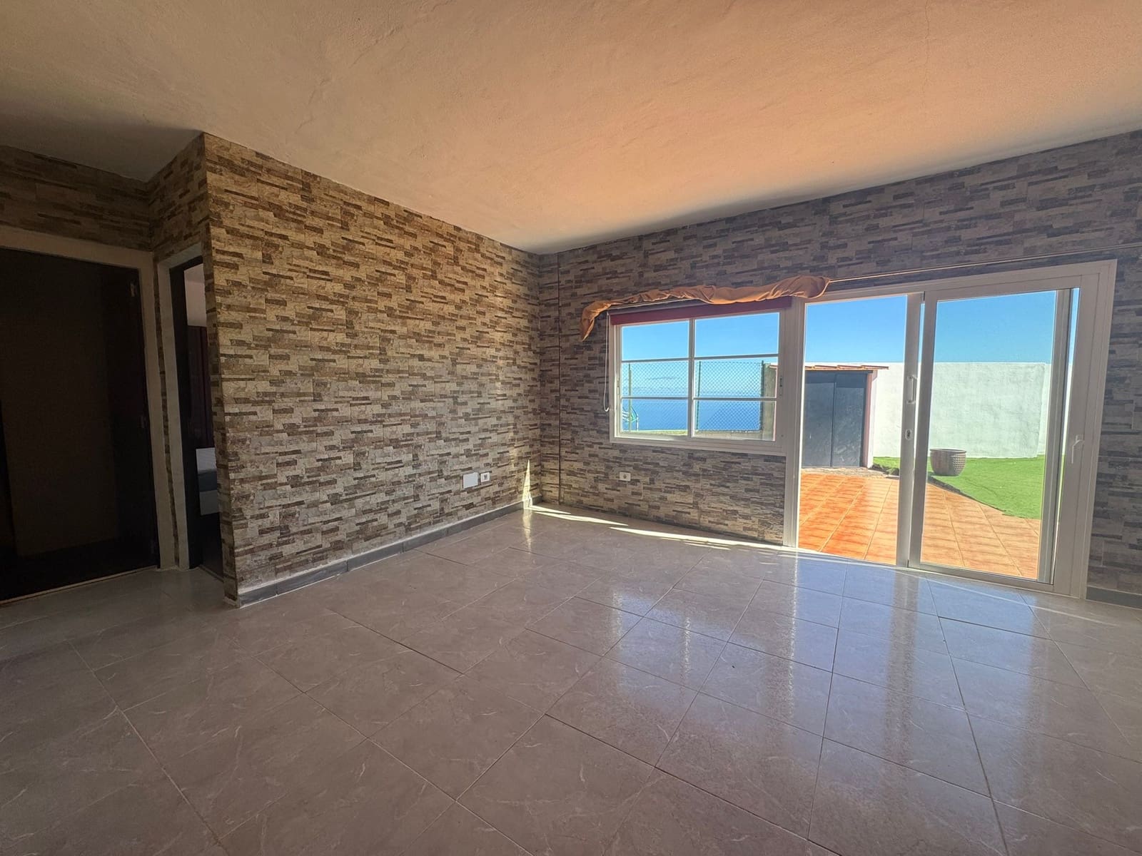 3 sypialnia Finka/Dom wiejski na sprzedaż w Guimar z basenem garażem - 399 000 € (Ref: 9517947)