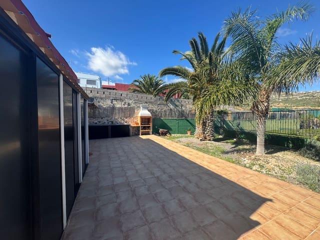 3 sypialnia Finka/Dom wiejski na sprzedaż w Güímar z basenem garażem - 399 000 € (Ref: 9517947)