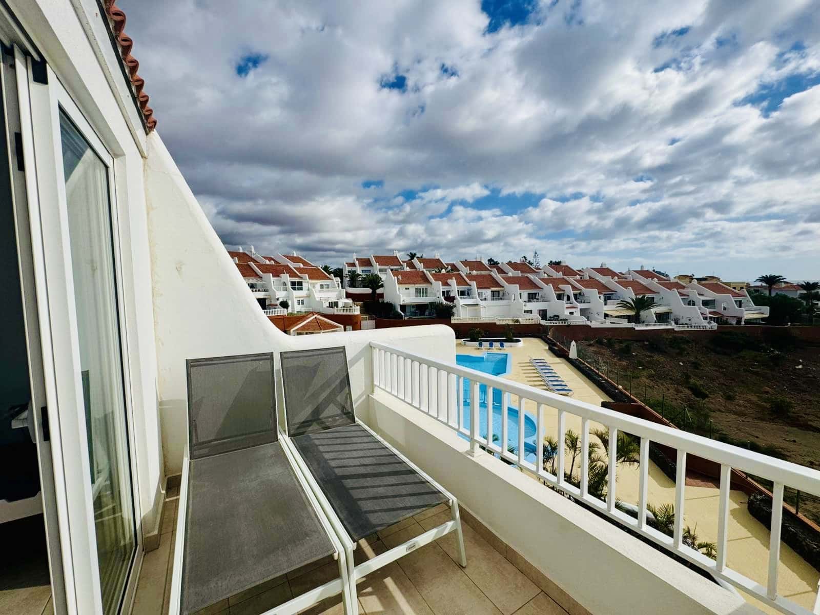 2 sovrum Lägenhet till salu i Golf del Sur med pool - 299 000 € (Ref: 9536363)