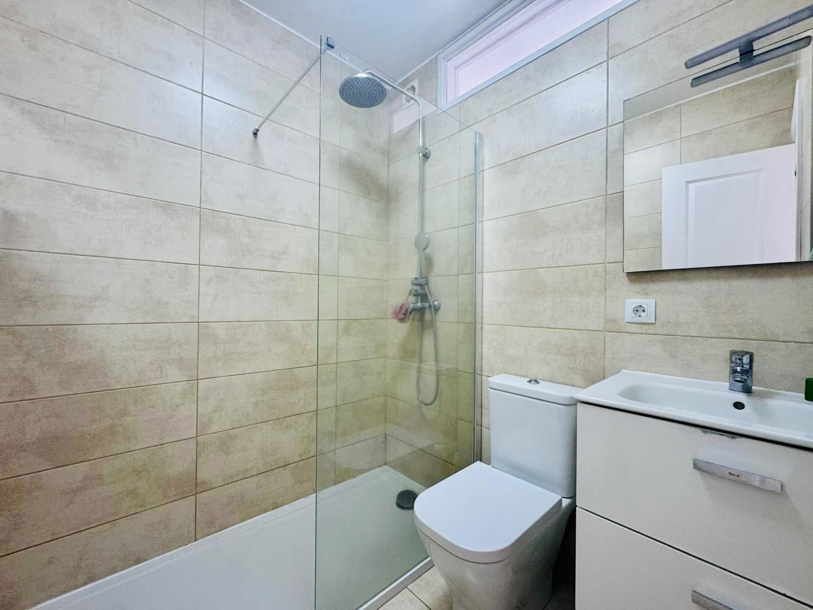 2 sovrum Lägenhet till salu i Golf del Sur med pool - 299 000 € (Ref: 9536363)