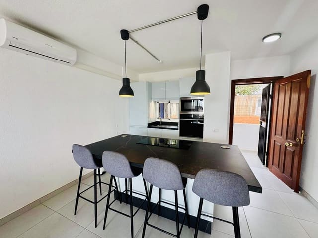 2 bedroom Apartment for sale in Golf del Sur, San Miguel de Abona with pool - € 299,000 (Ref: 9536363)